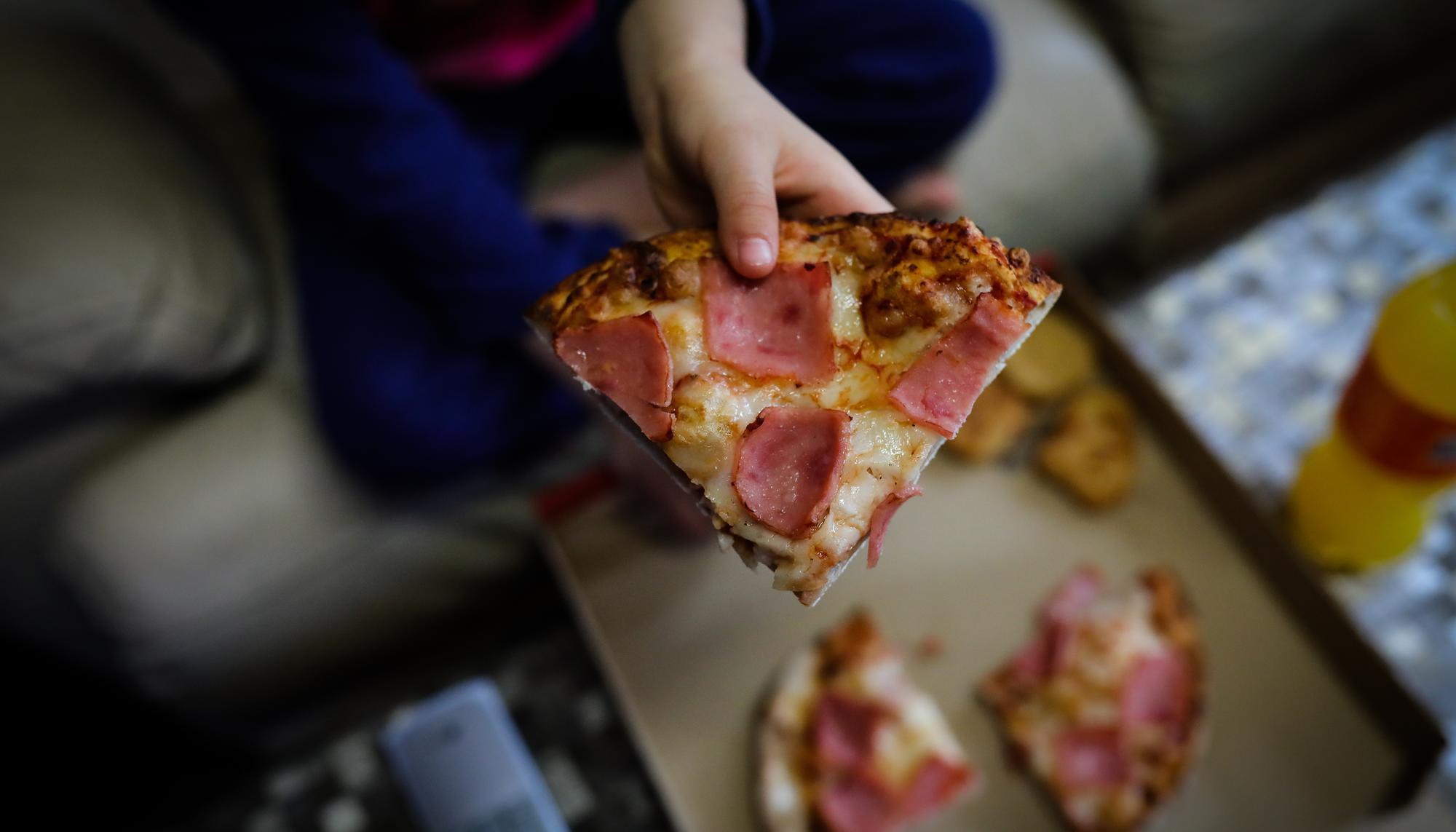 Menú infantil en tiempos de coronavirus: pizza, nuggets y refresco - 8